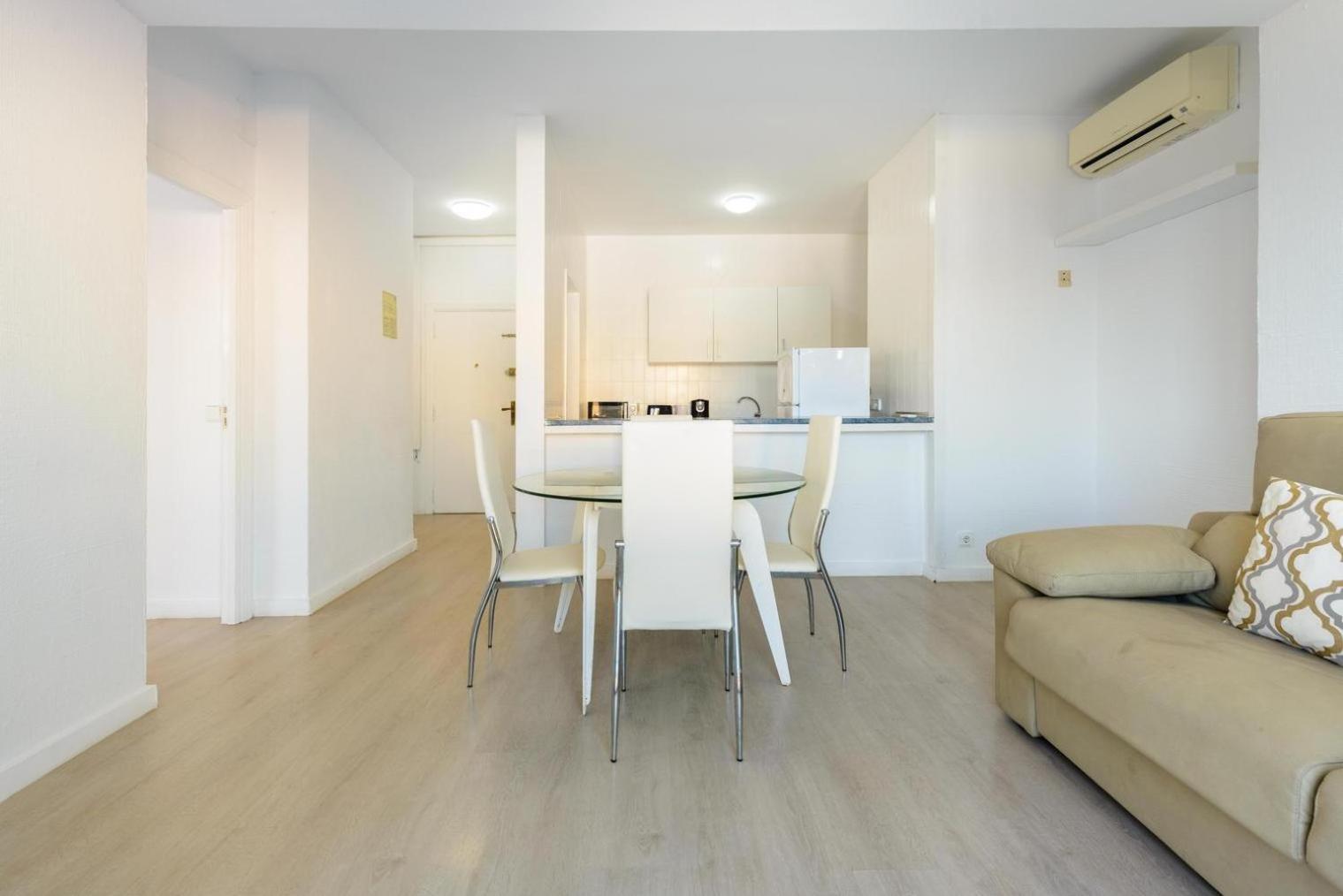 Jacaranda Apartments & Studios Эс-Кана Номер фото