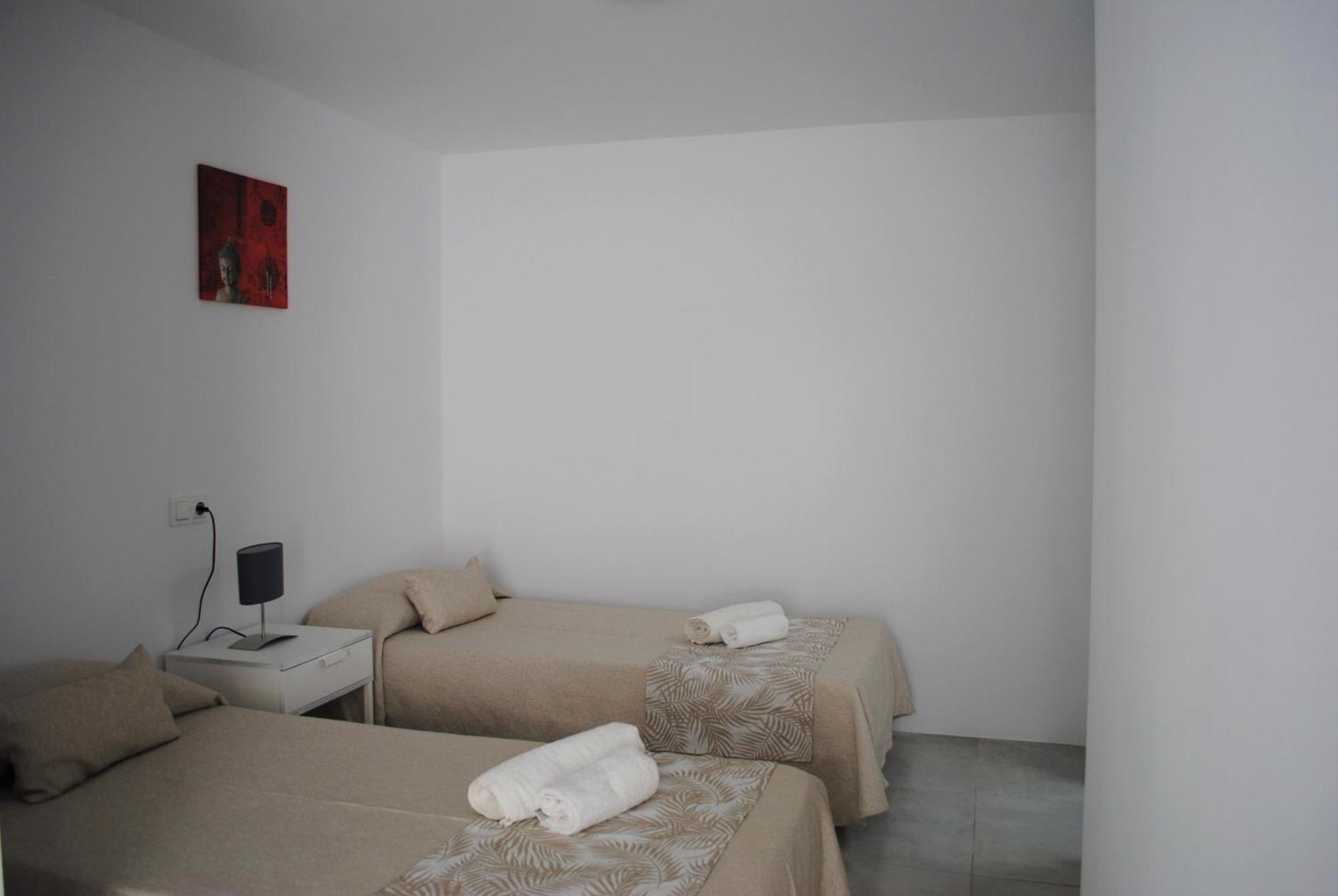 Jacaranda Apartments & Studios Эс-Кана Экстерьер фото